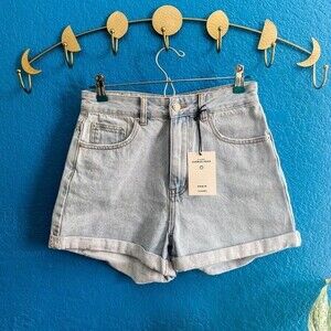 NWT Glassons Light Wash Denim Mom Jean High Rise Shorts US Size 6